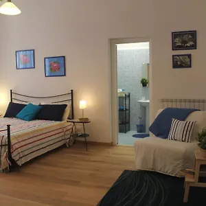 κάντε κράτηση εδώ